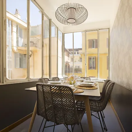 Romac Condotti With 3 Bedrooms Near The Spanish Steps *