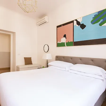 Romac Condotti With 3 Bedrooms Near The Spanish Steps Apartmán