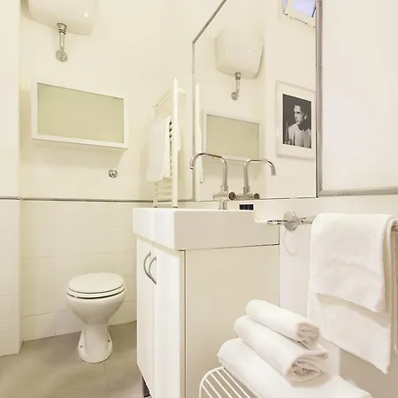 Romac Condotti With 3 Bedrooms Near The Spanish Steps *