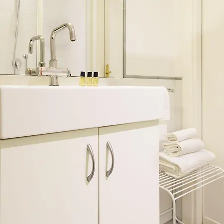 Romac Condotti With 3 Bedrooms Near The Spanish Steps Lägenhet *